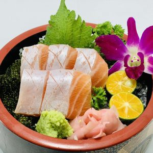 BỤNG CÁ HỒI SASHIMI (Phần)