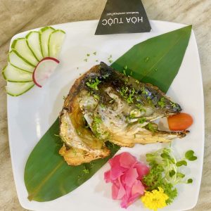 ĐẦU CÁ HỒI NAUY NƯỚNG KIỂU NHẬT